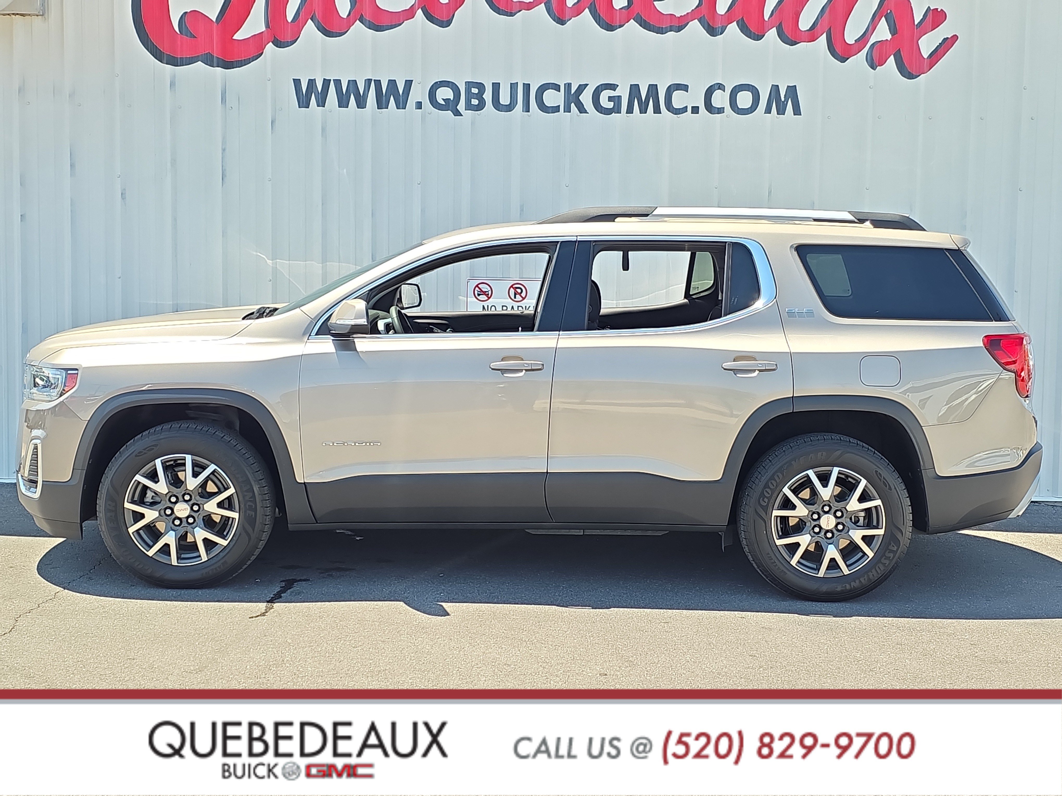 Used 2022 GMC Acadia SLE w/ Driver Convenience Package FWD image 4
