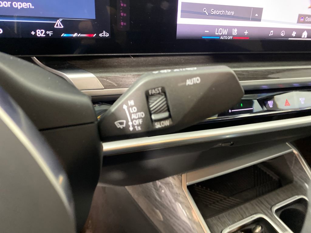 Used 2024 BMW 760i xDrive image 17