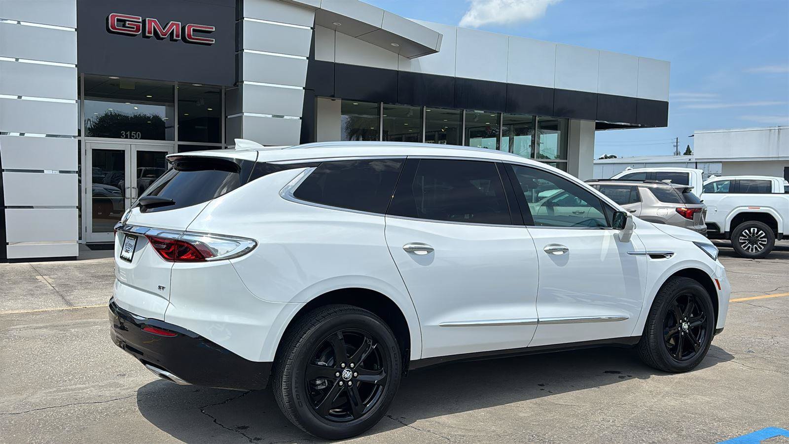 Certified 2024 Buick Enclave Essence w/ Sport Touring Edition AWD/4WD image 7