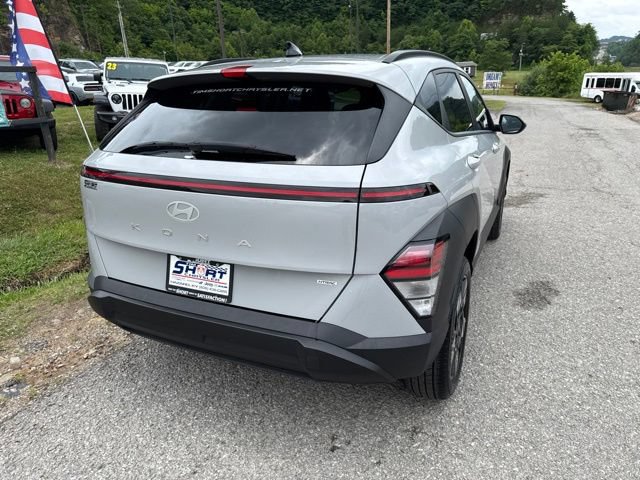 Used 2025 Hyundai Kona SEL AWD/4WD image 3