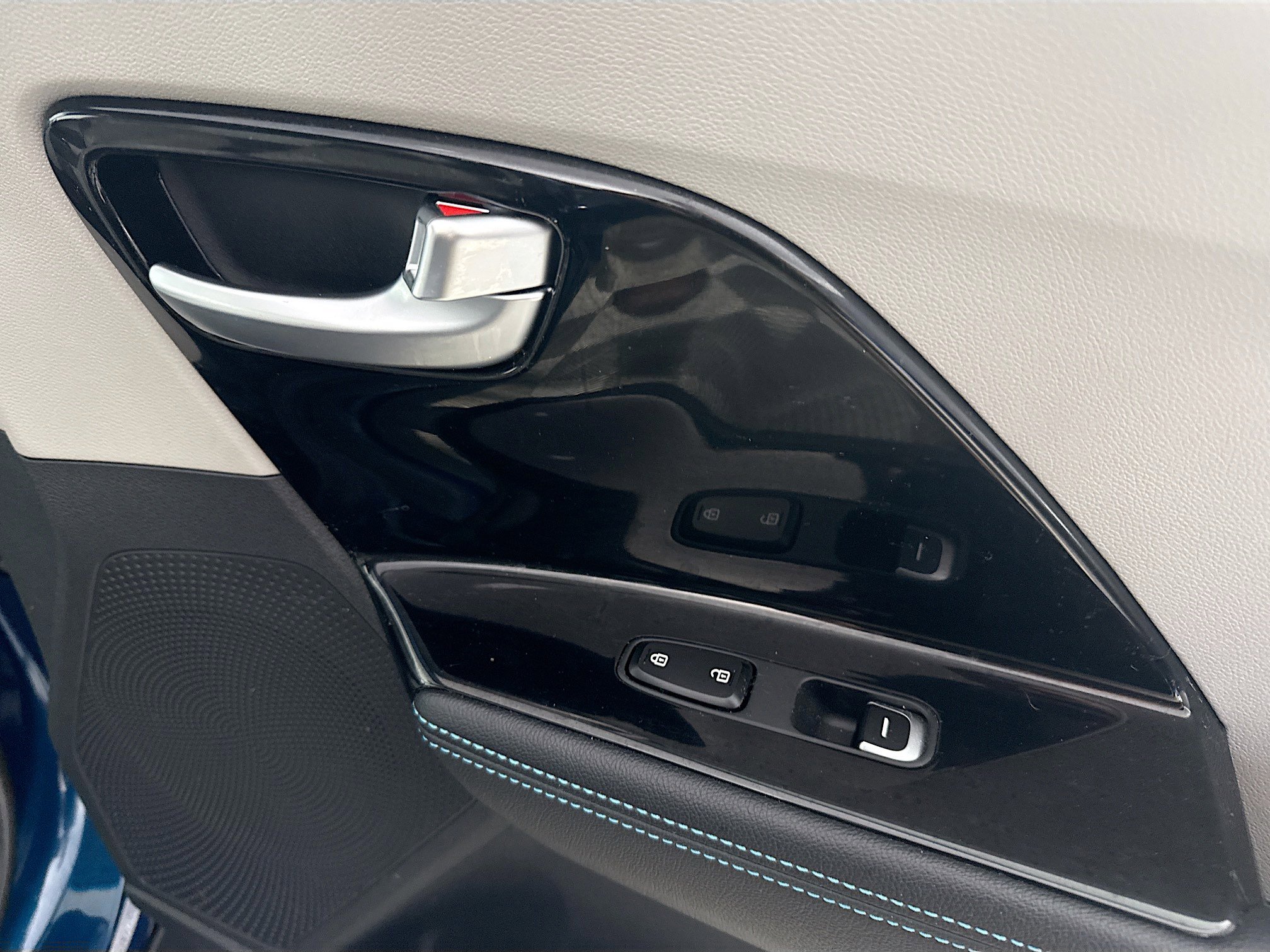 Used 2022 Kia Niro LXS image 31