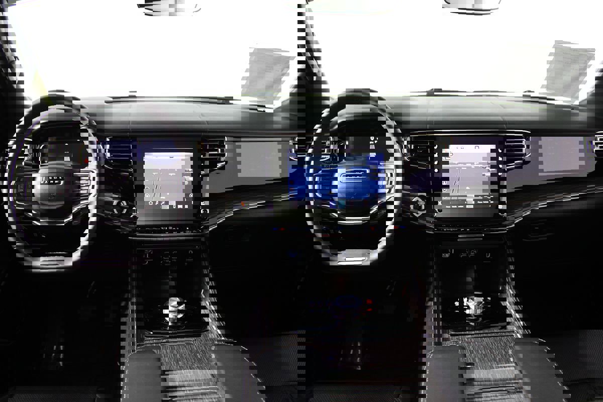 Used 2022 Jeep Wagoneer Series II w/ Premium Group I image 12