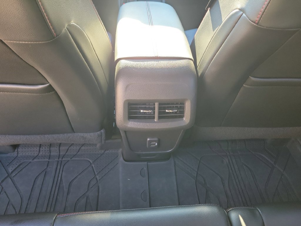 Used 2024 Chevrolet Equinox RS w/ RS Leather Package FWD image 18