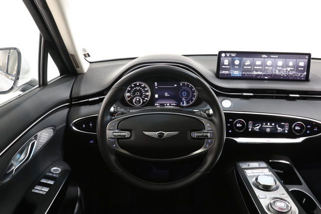 Used 2025 Genesis GV70 2.5T AWD/4WD image 12
