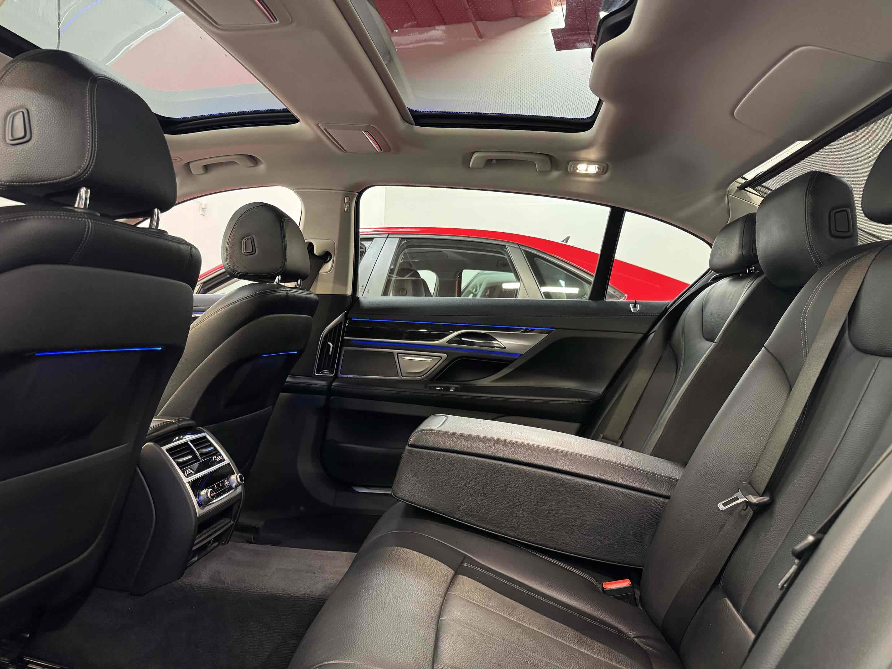 Used 2018 BMW 740e xDrive AWD/4WD image 52