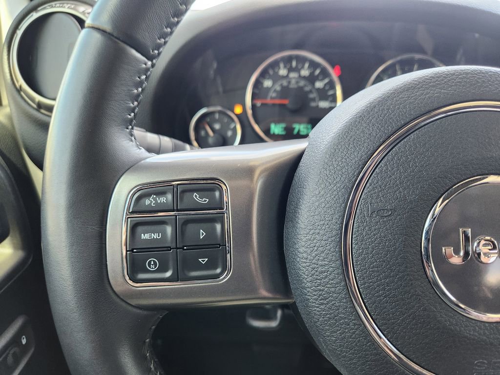 Used 2018 Jeep Wrangler Unlimited Sahara AWD/4WD image 26