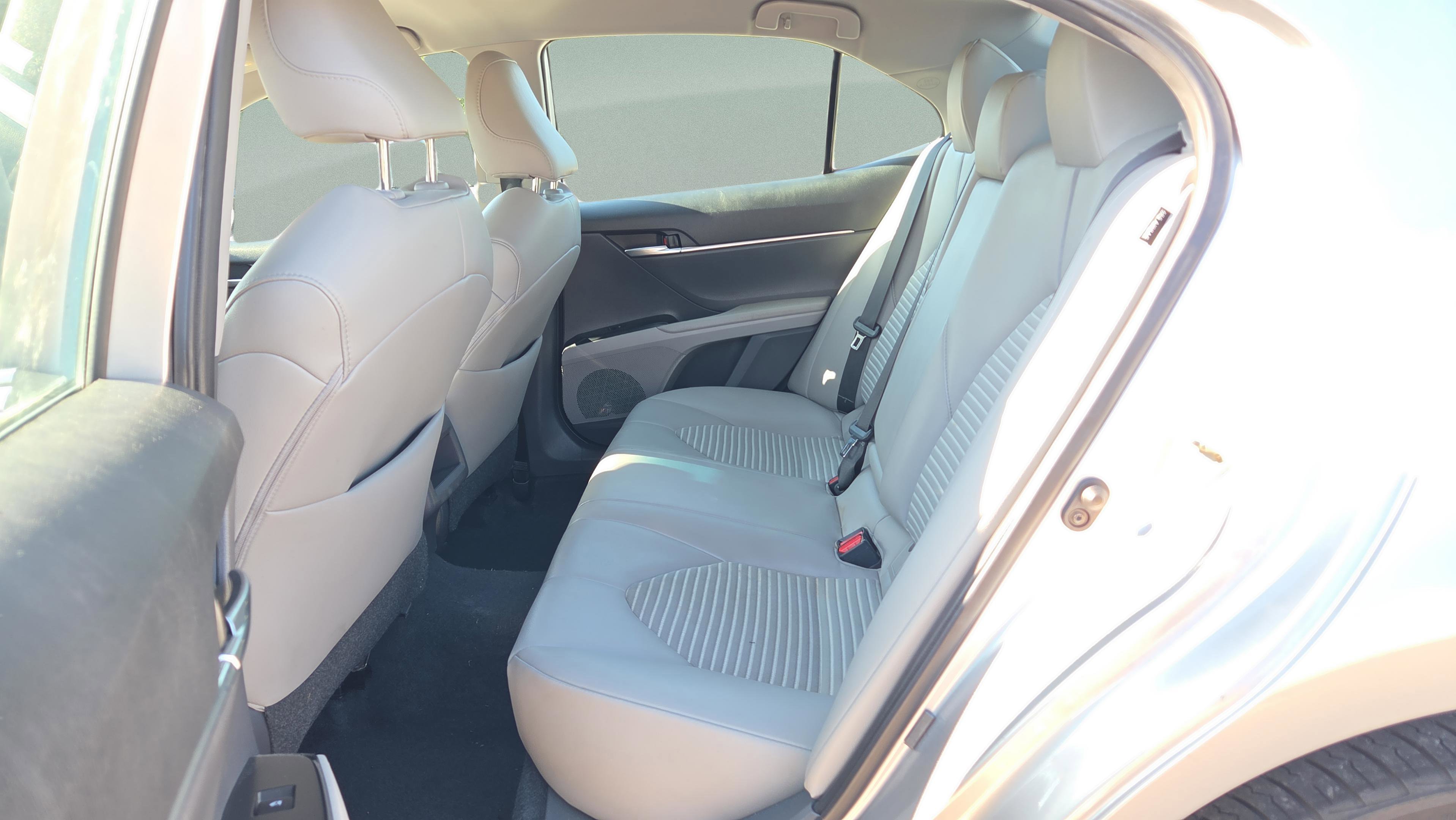 Used 2019 Toyota Camry SE FWD image 10