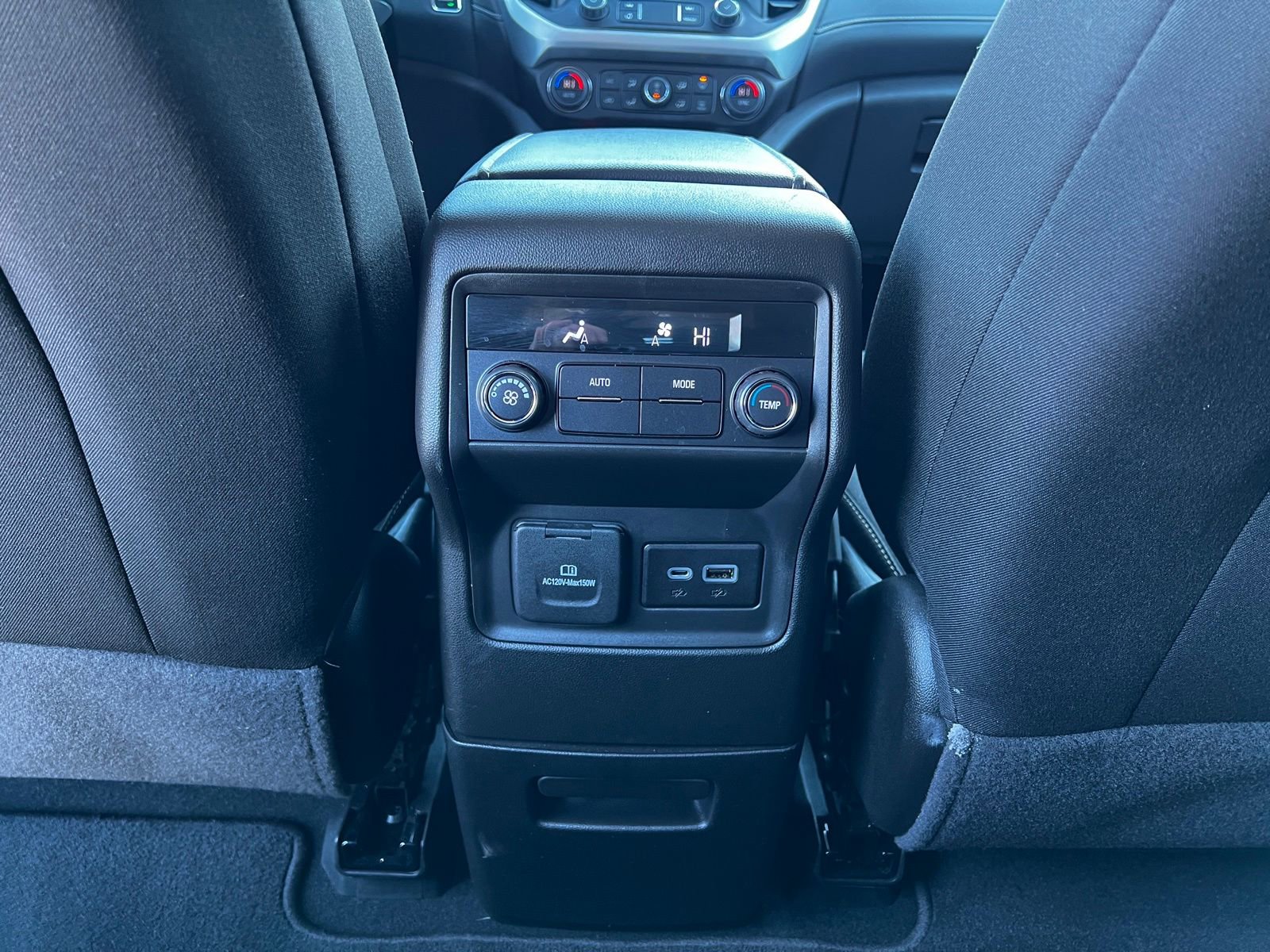 Used 2023 GMC Acadia SLE w/ Driver Convenience Package image 11