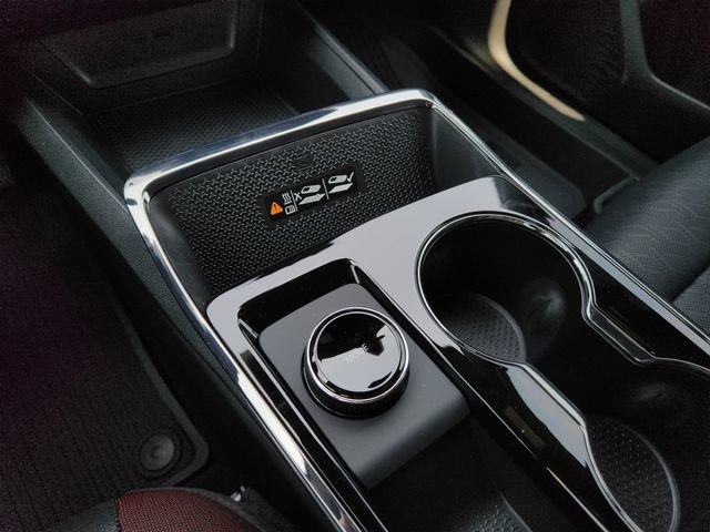 New 2027 Chevrolet Equinox RS w/ LPO, Floor Liner Package FWD image 15