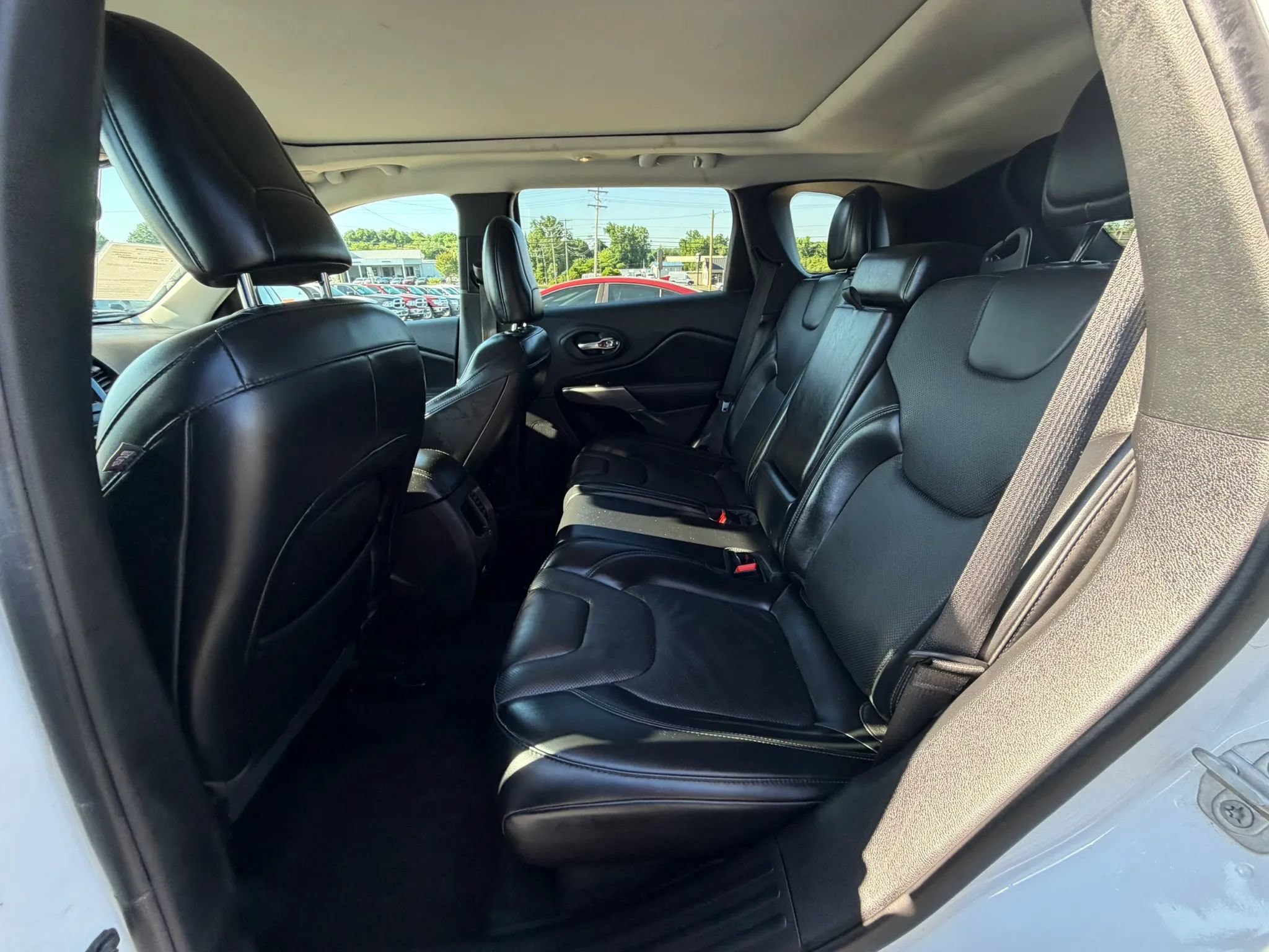 Used 2021 Jeep Cherokee Limited AWD/4WD image 12
