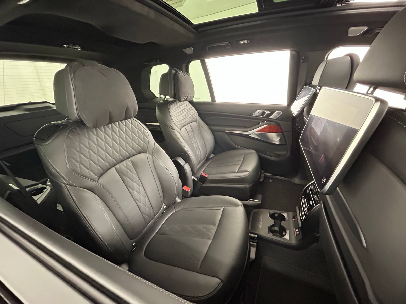 Used 2022 BMW ALPINA XB7 AWD/4WD image 43