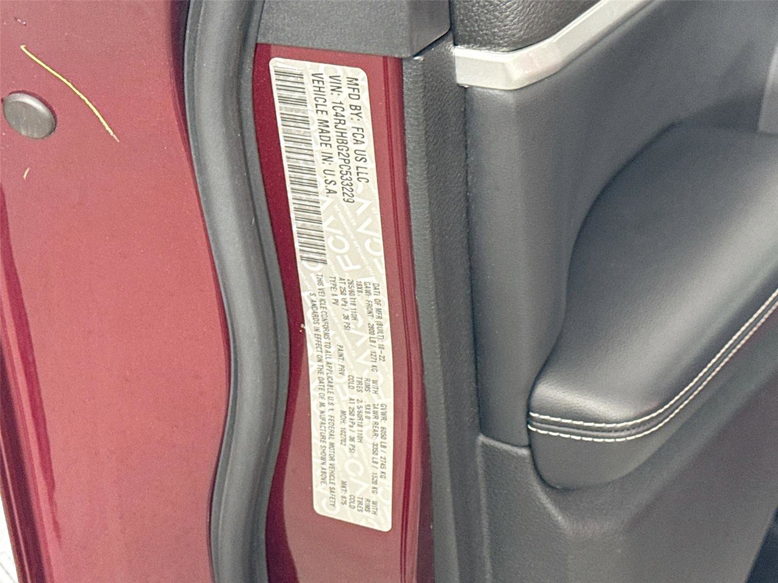 Used 2023 Jeep Grand Cherokee Limited image 25