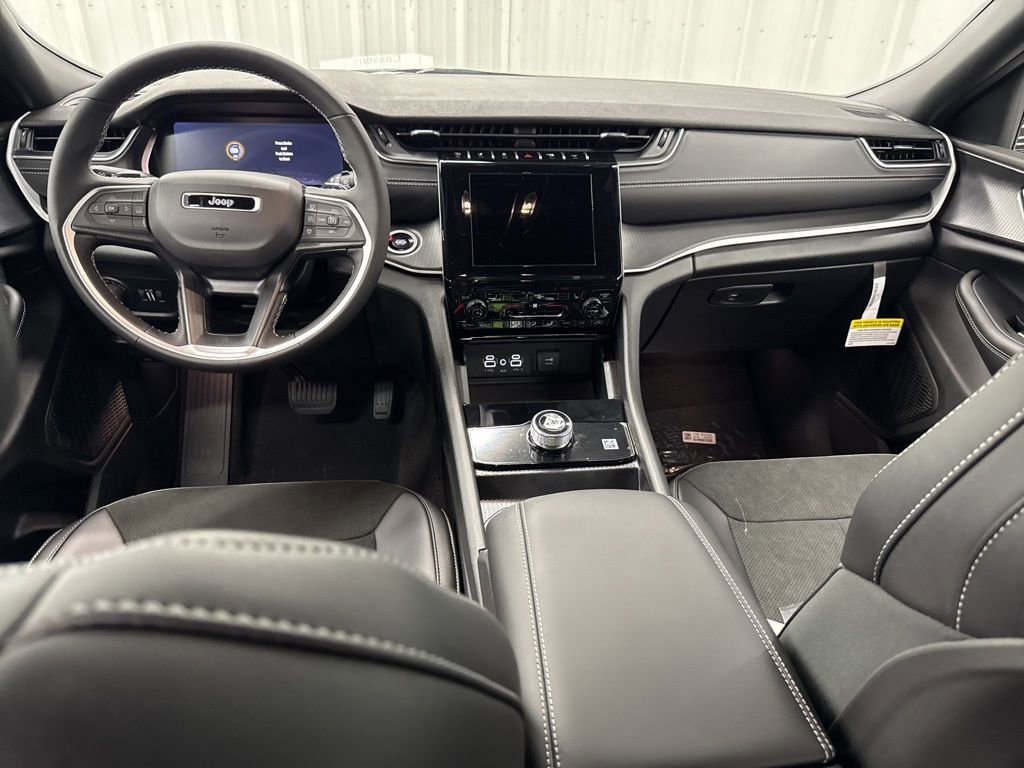 New 2025 Jeep Grand Cherokee L Altitude image 14