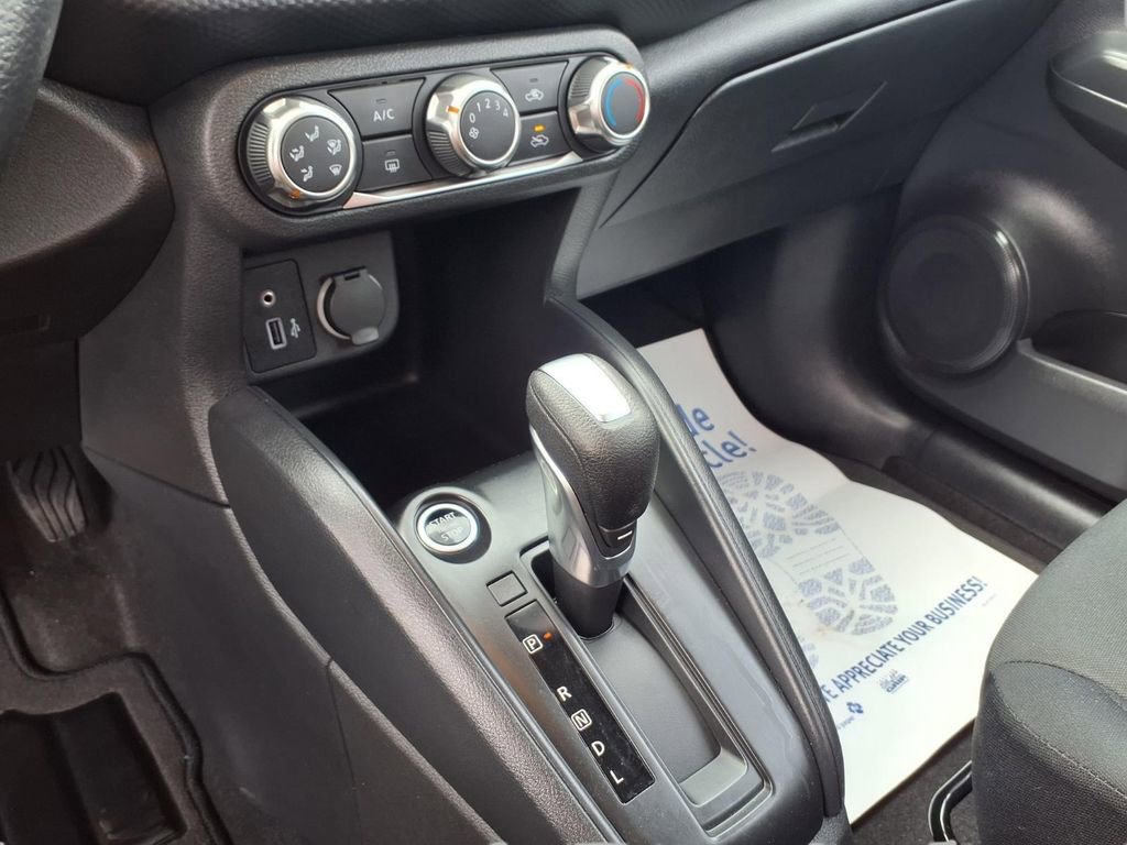 Certified 2025 Nissan Kicks Play S image 9