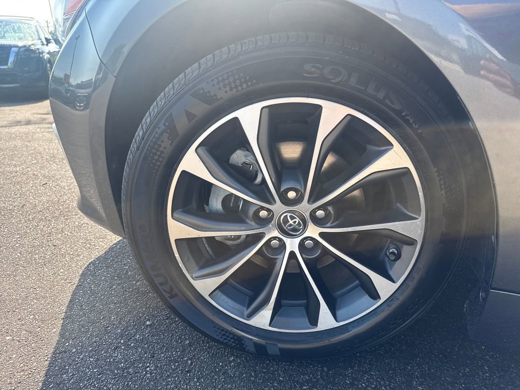 Used 2017 Toyota Avalon XLE Premium image 29
