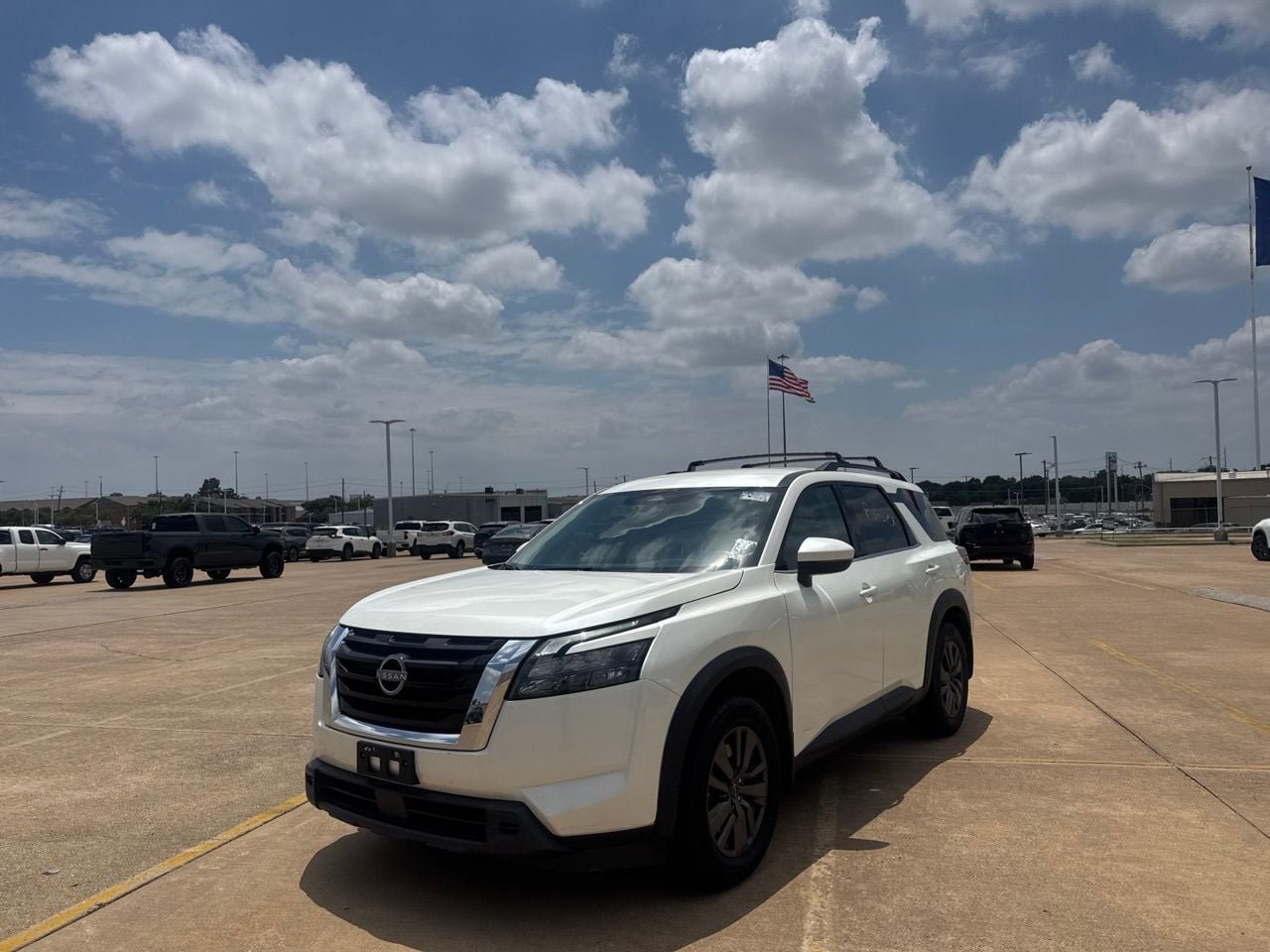 Certified 2023 Nissan Pathfinder SV w/ Lighting Package (N92) FWD image 8