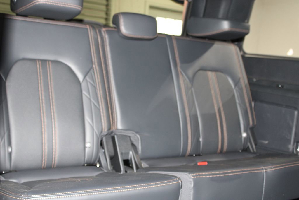 Used 2023 Ford Expedition Platinum AWD/4WD image 36