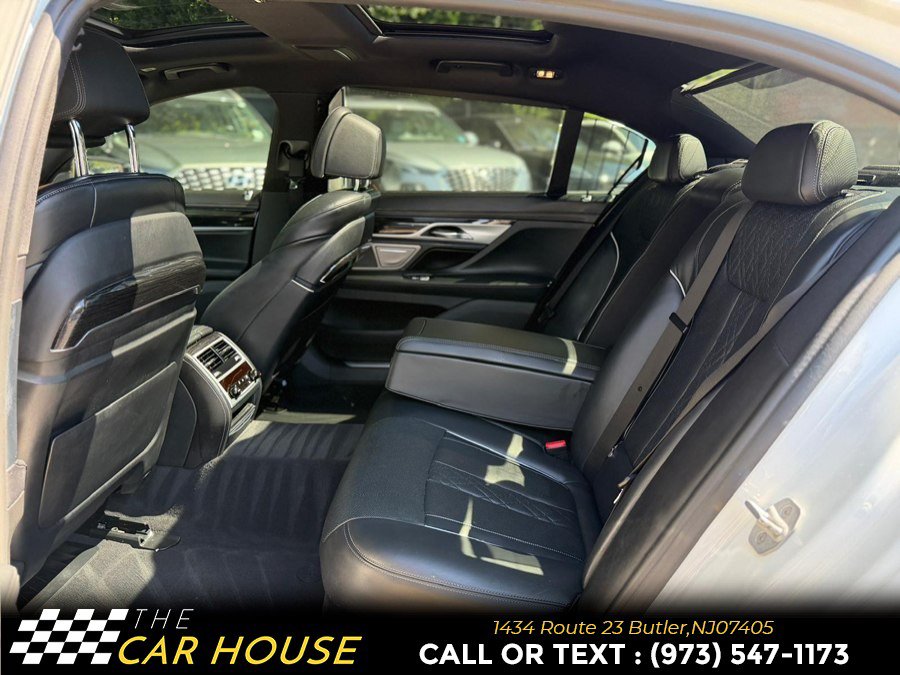 Used 2019 BMW 750i xDrive w/ Executive Package AWD/4WD image 18