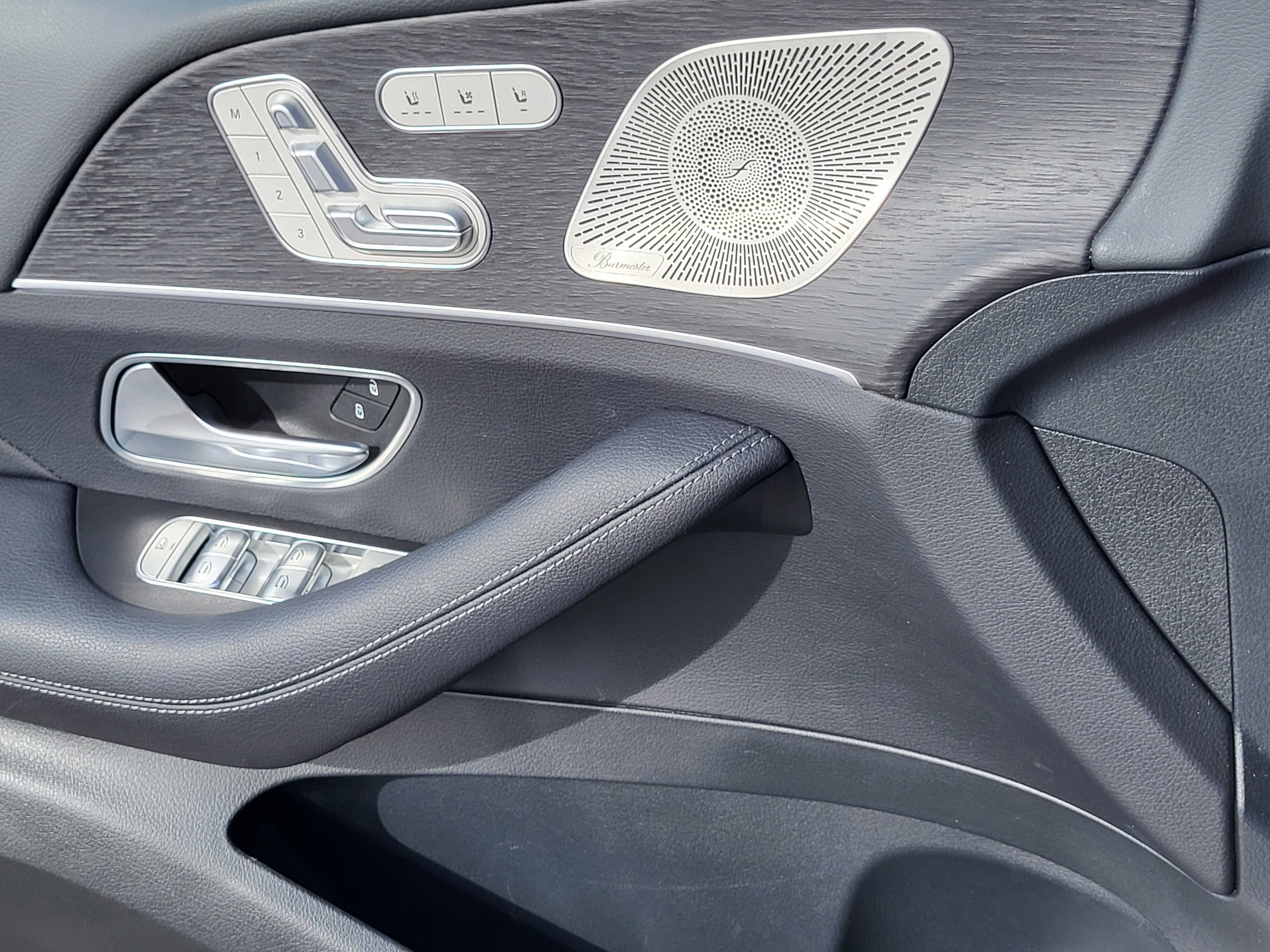 Used 2025 Mercedes-Benz GLS 450 4MATIC image 8