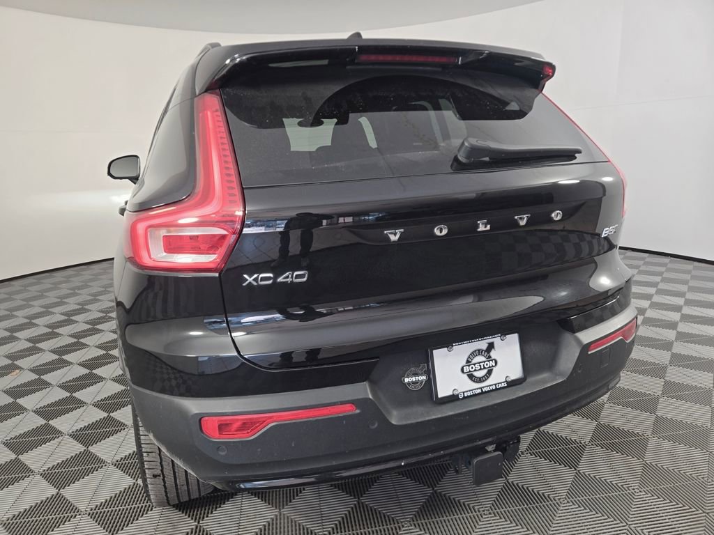 Certified 2023 Volvo XC40 B5 Ultimate w/ Climate Package image 5