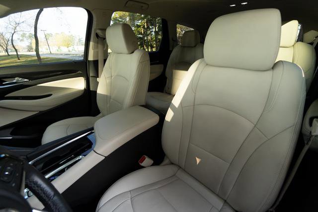 Used 2024 Buick Enclave Essence w/ Sport Touring Edition image 25