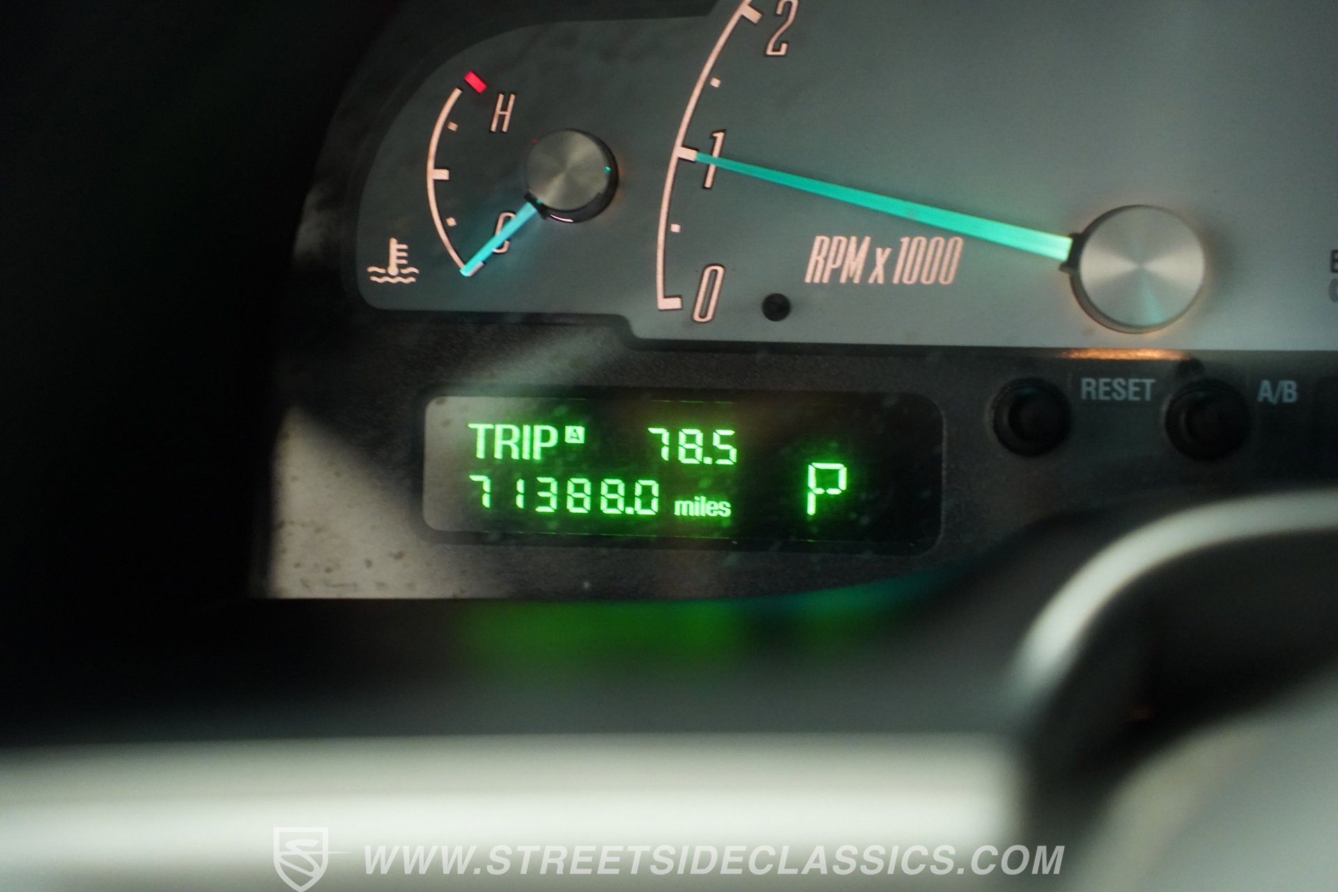 Used 2002 Ford Thunderbird image 40