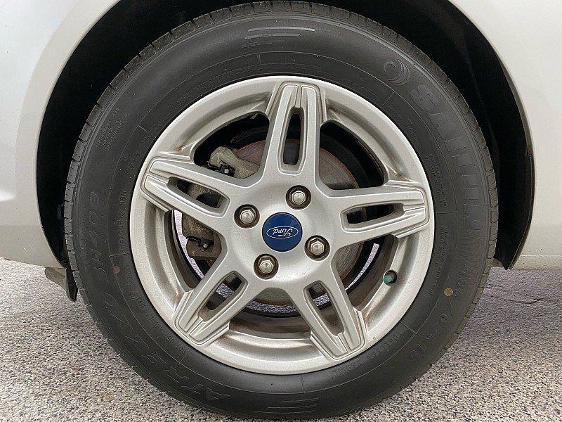 Used 2019 Ford Fiesta SE image 23