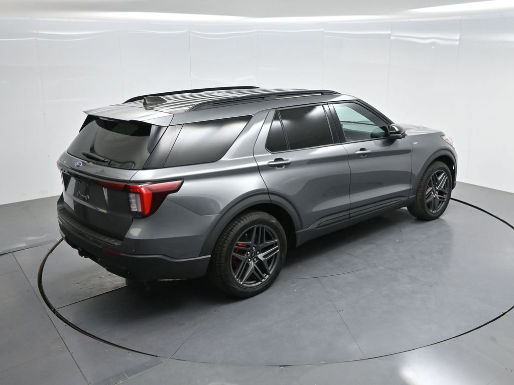 Used 2025 Ford Explorer ST-Line w/ Premium Package image 50