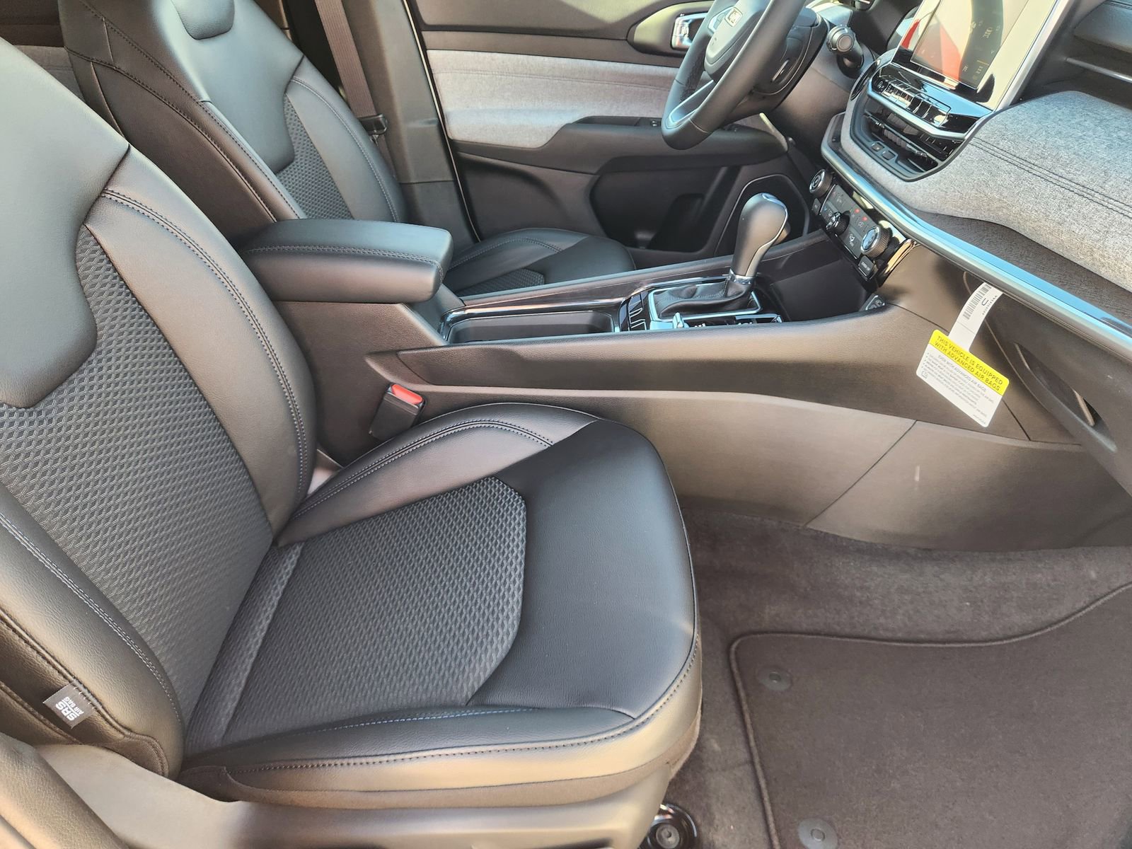 New 2026 Jeep Compass Latitude AWD/4WD image 13