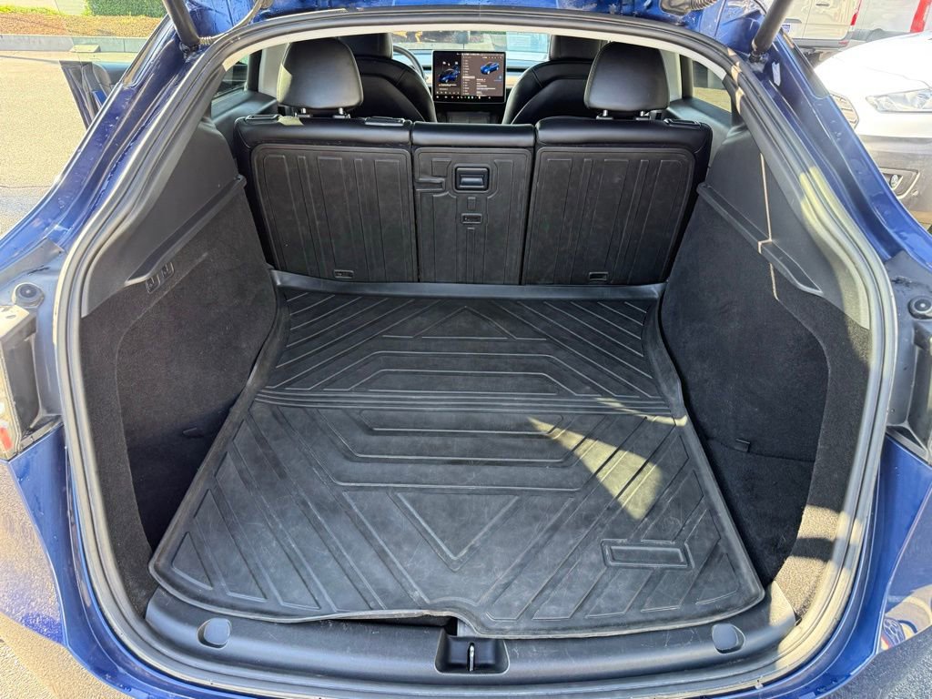 Used 2023 Tesla Model Y Performance image 18