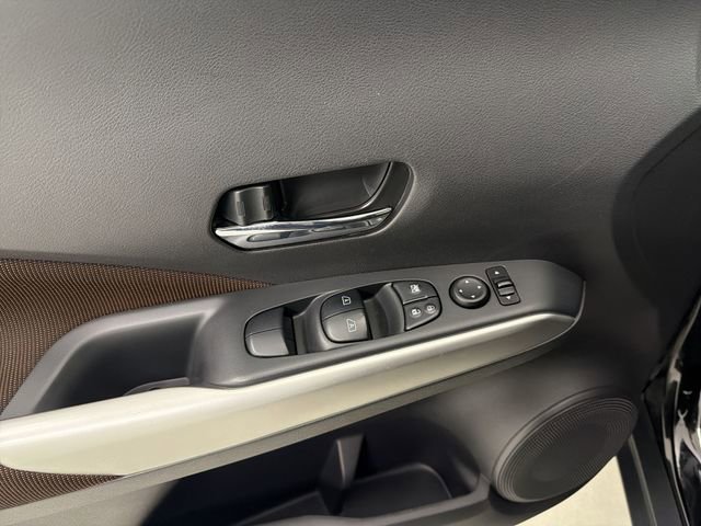 Used 2018 Nissan Kicks SR image 20