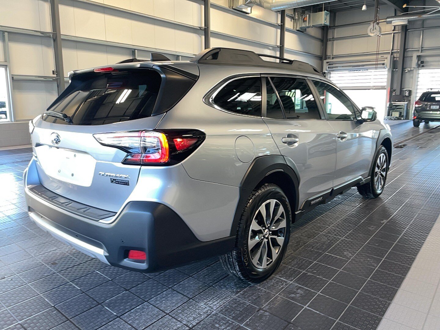 Used 2025 Subaru Outback Limited AWD/4WD image 20