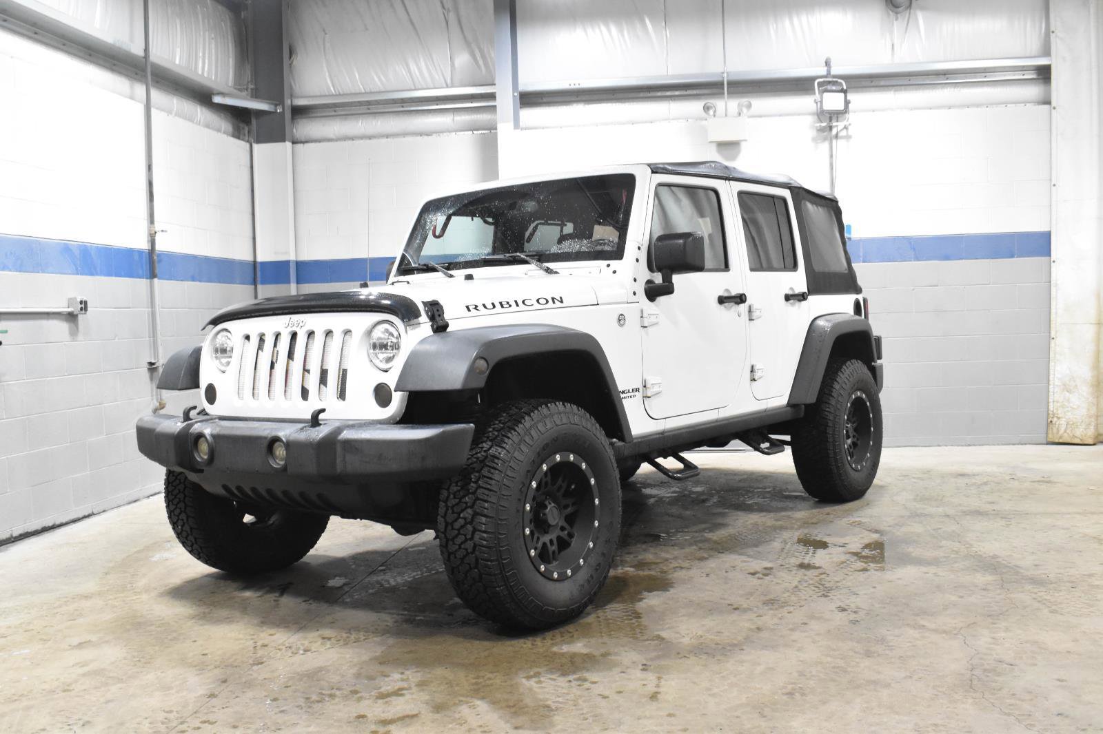Used 2015 Jeep Wrangler Unlimited Rubicon w/ Connectivity Group image 2