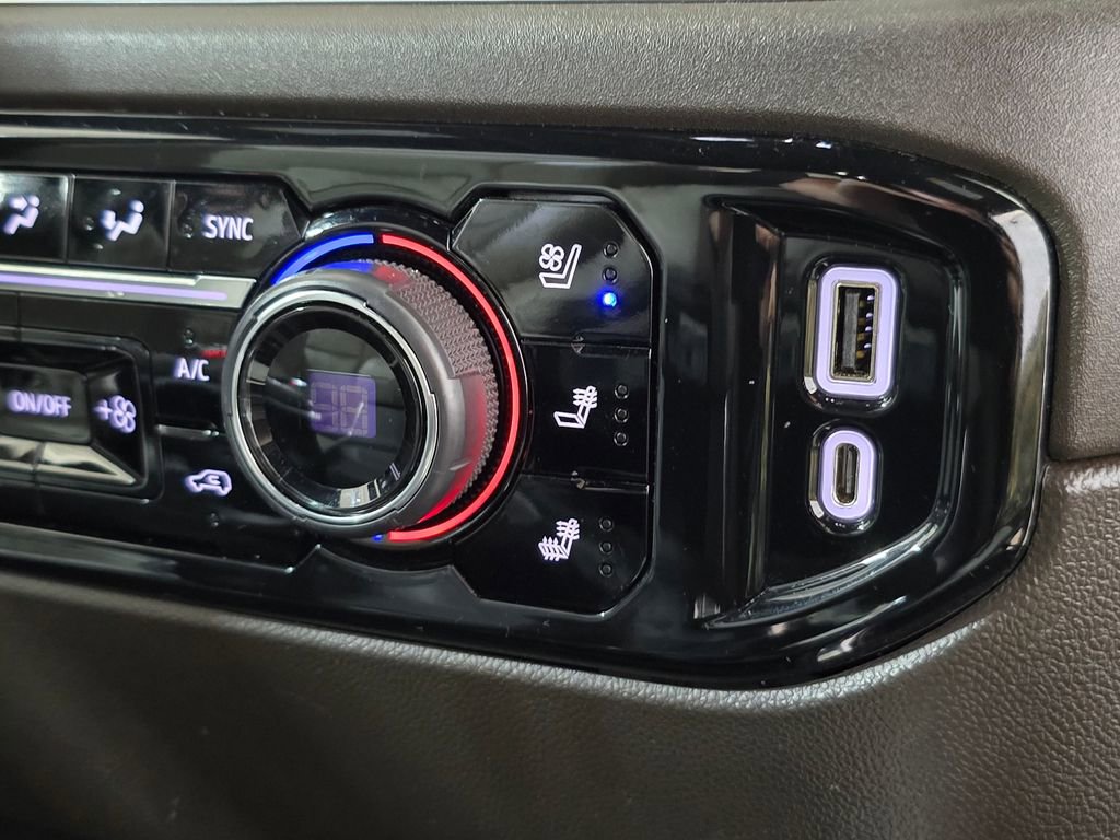 Used 2022 Chevrolet Silverado 1500 LTZ image 30