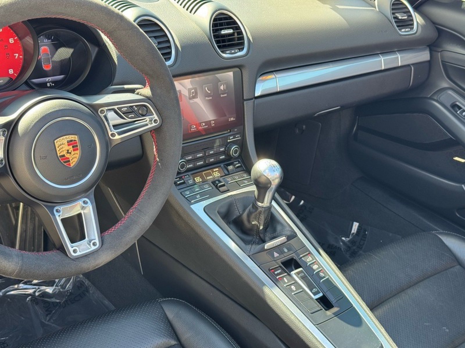 Used 2017 Porsche 718 Boxster S image 17