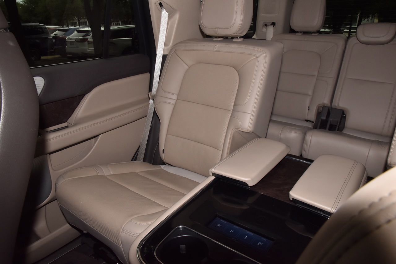 Certified 2023 Lincoln Navigator Reserve AWD/4WD image 21