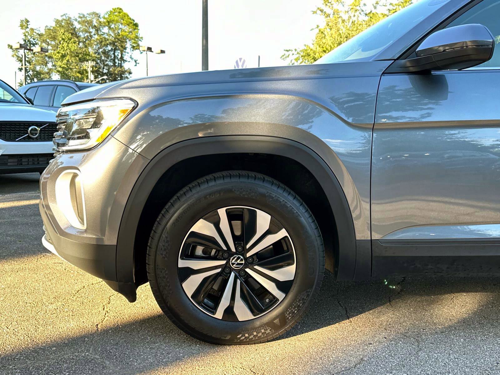 Certified 2025 Volkswagen Atlas SE image 41