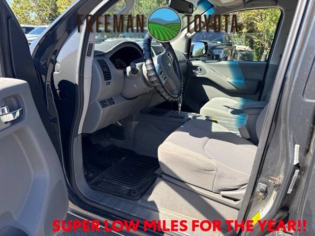 Used 2013 Nissan Frontier SV w/ SV Value Truck Pkg RWD image 7