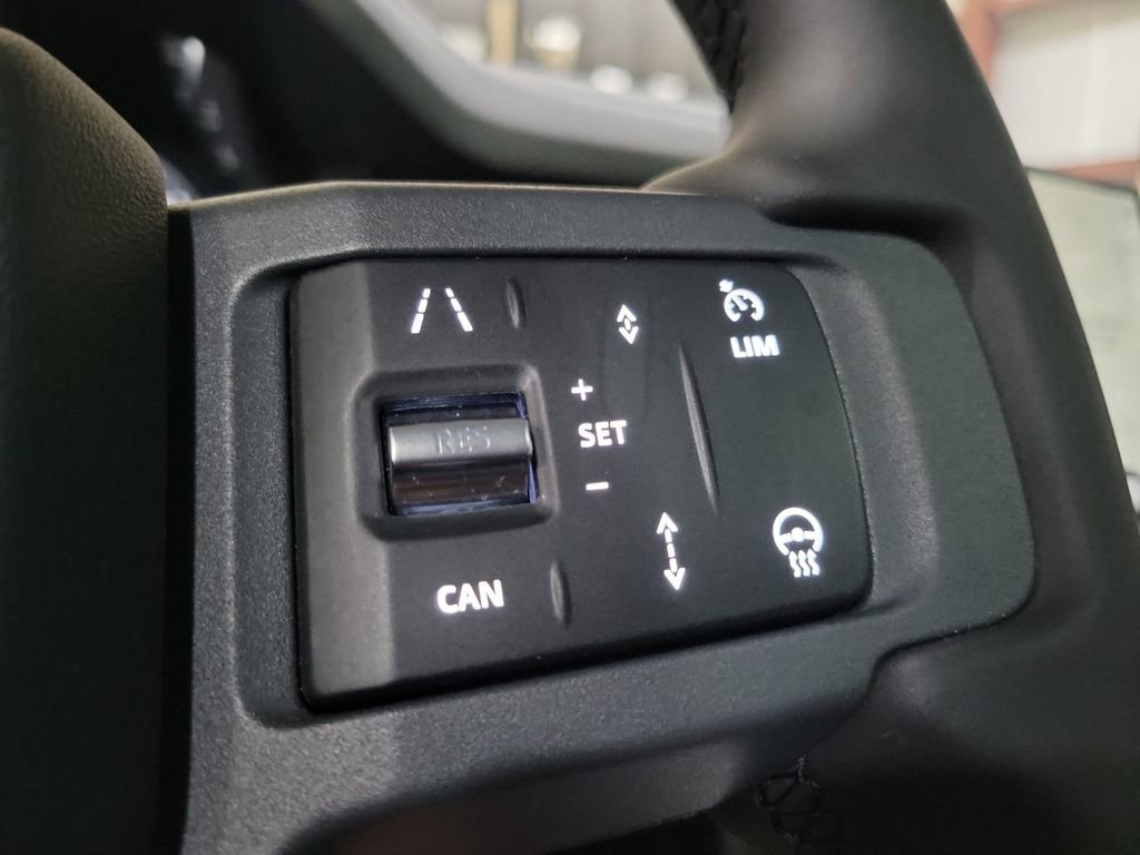 Used 2025 Land Rover Defender 110 S image 16