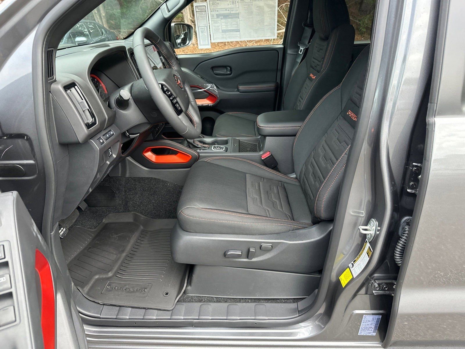 New 2026 Nissan Frontier PRO-4X w/ Pro-4x Convenience Package image 9