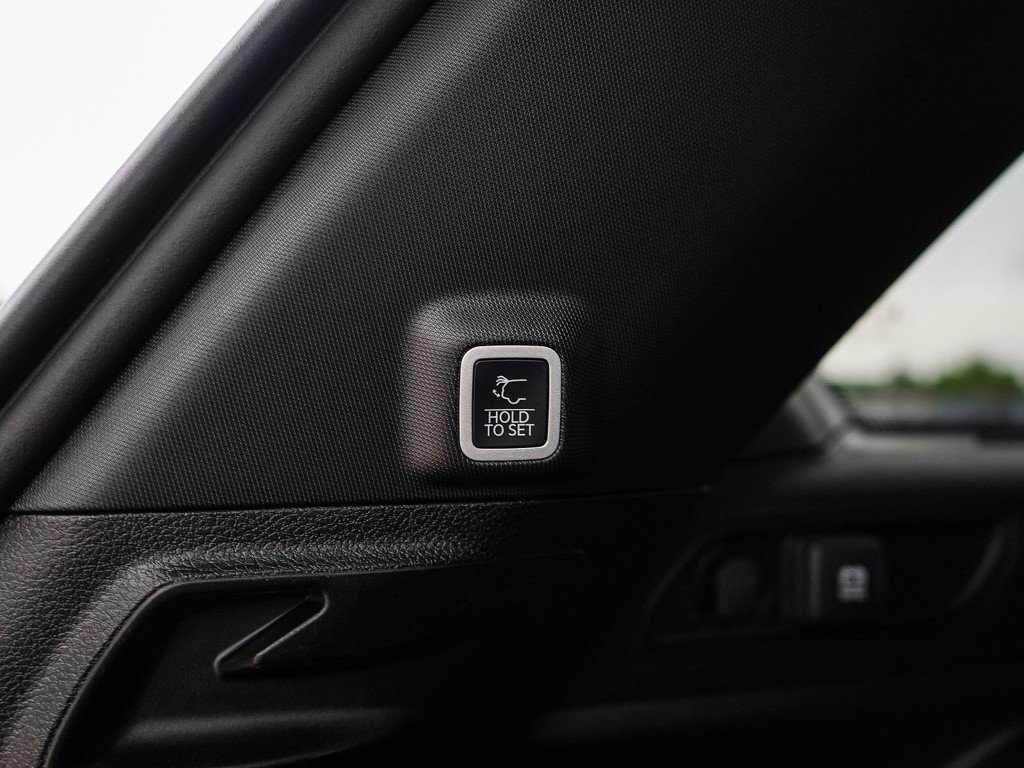 New 2025 Jeep Grand Cherokee Limited w/ Trailer Tow Package image 8