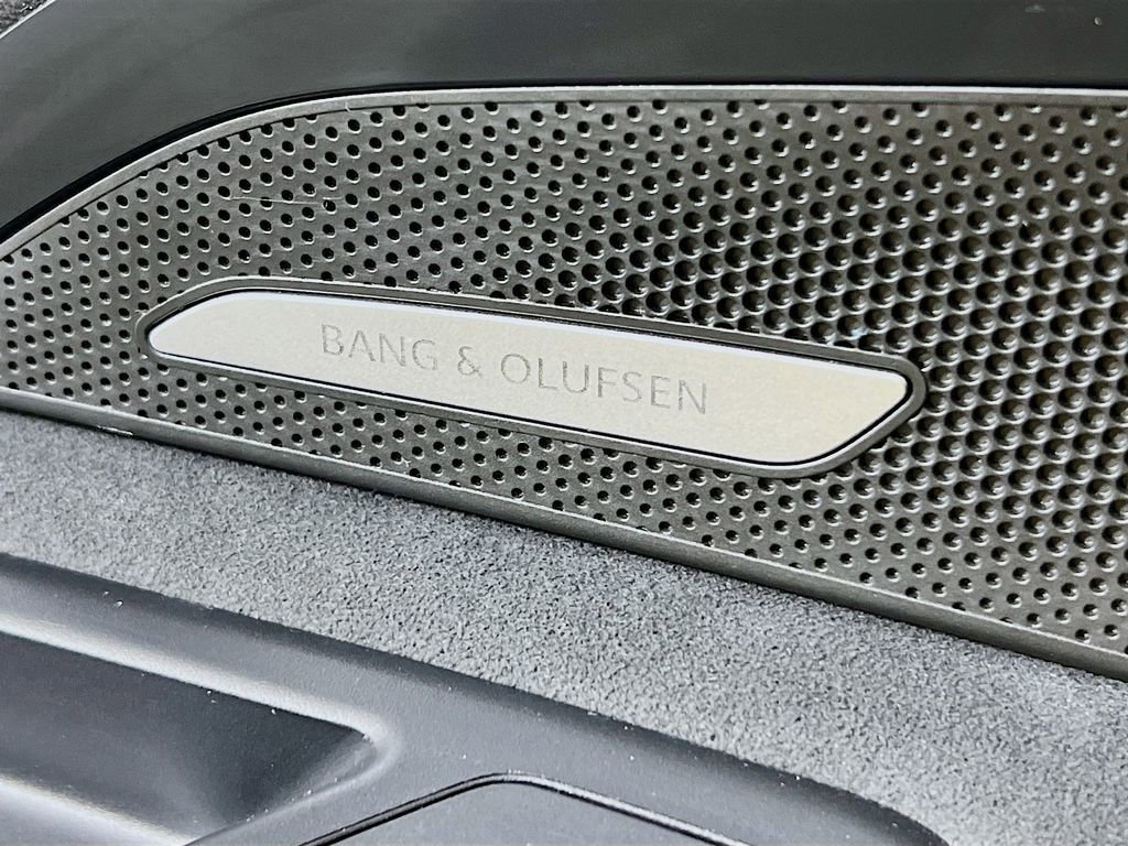 Used 2025 Audi SQ5 Premium Plus w/ Premium Plus Package image 20