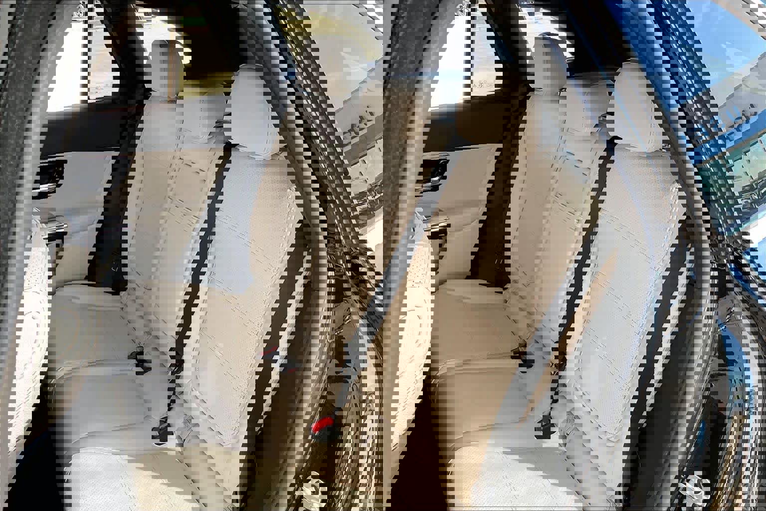 Used 2025 Mercedes-Benz GLC 300 4MATIC image 21