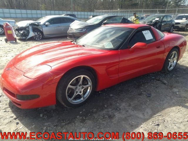 Used 2000 Chevrolet Corvette Coupe w/ Performance Handling Pkg RWD image 3