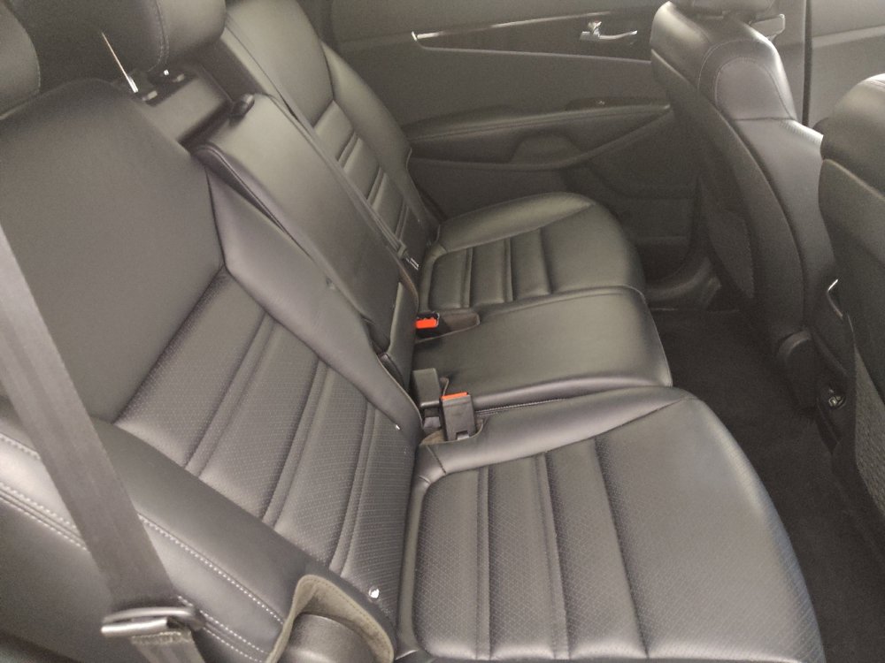 Used 2020 Kia Sorento EX FWD image 19