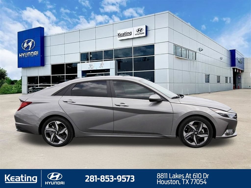 Certified 2022 Hyundai Elantra SEL w/ Convenience + Premium Package FWD image 4