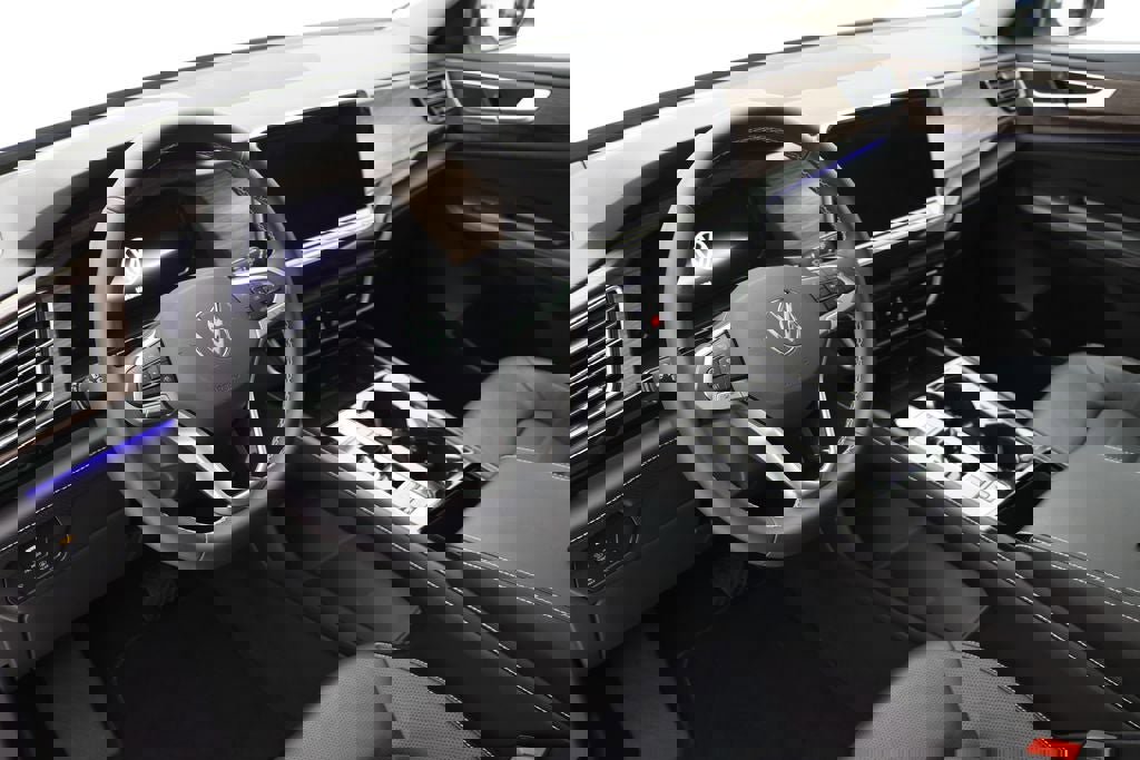 Used 2024 Volkswagen Atlas SEL image 11