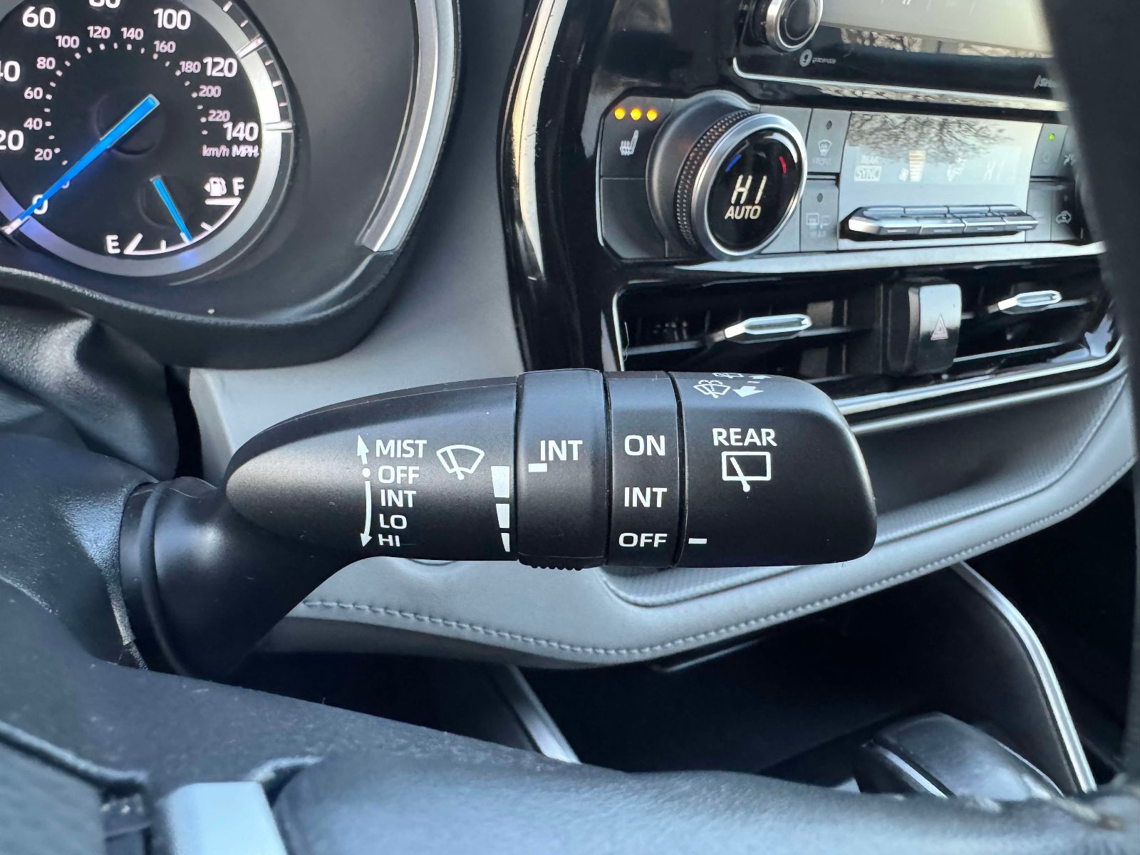 Used 2021 Toyota Highlander XLE image 38