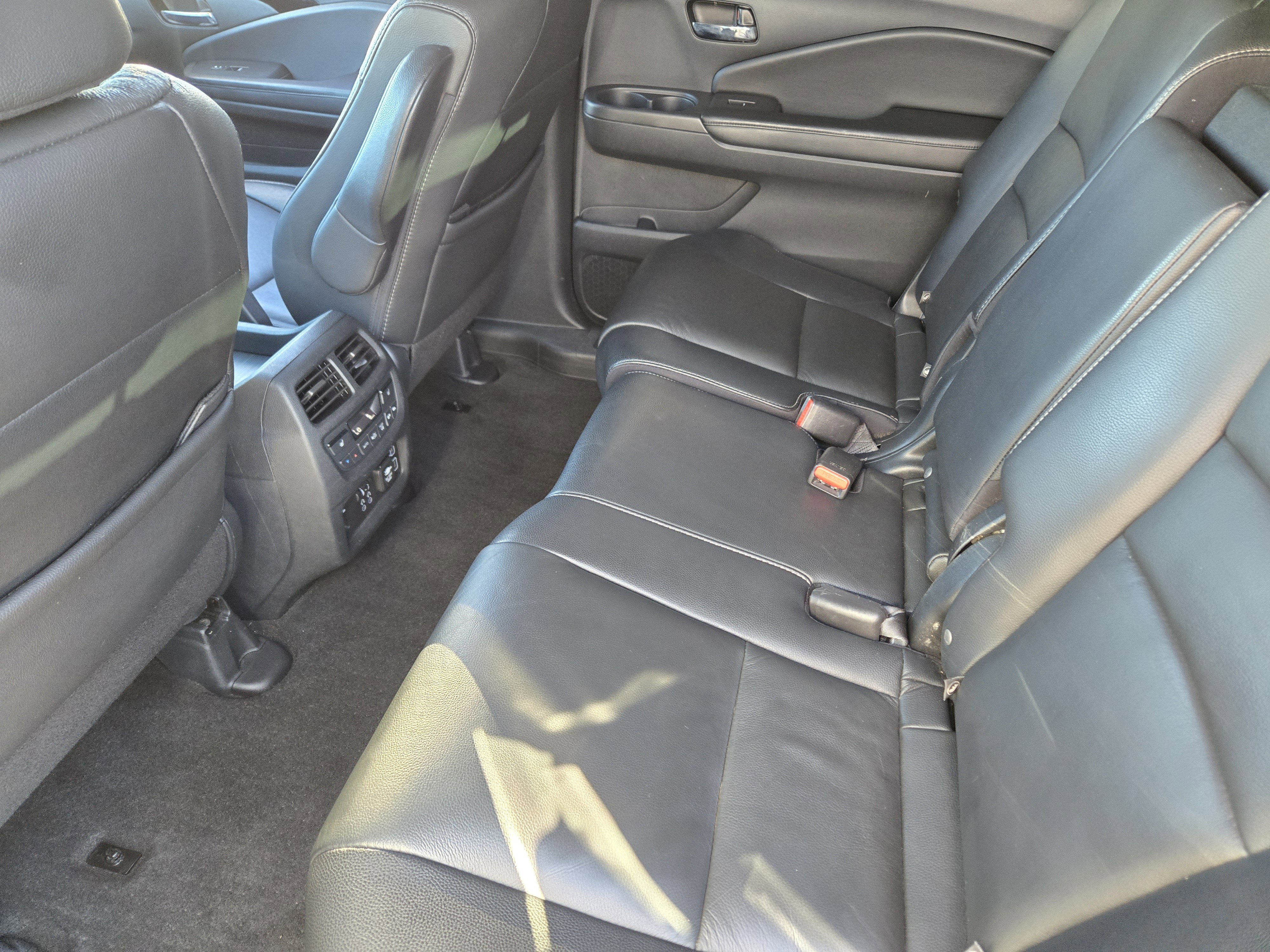 Used 2020 Honda Pilot Touring image 30