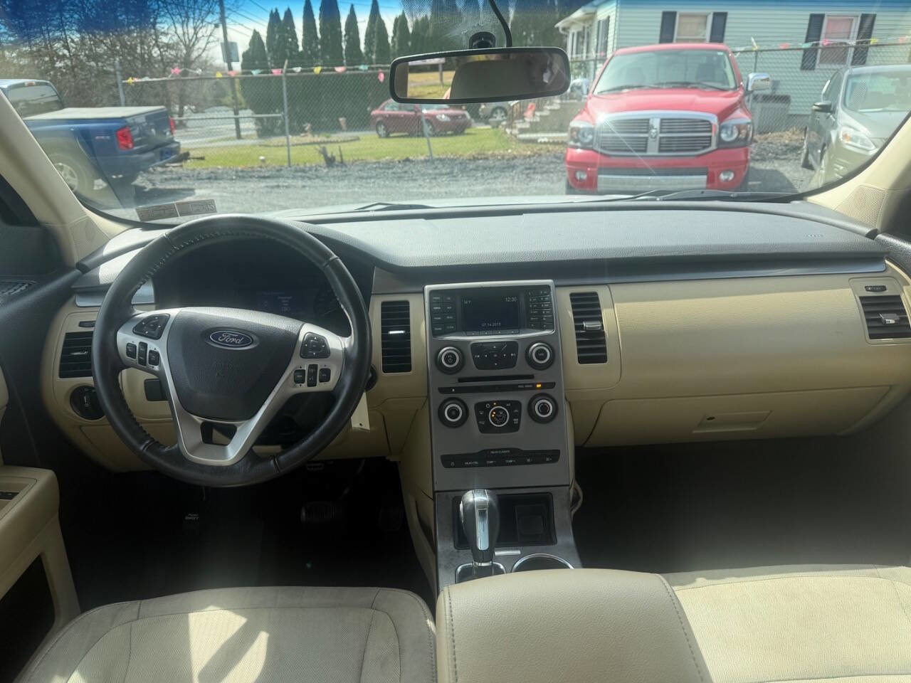 Used 2017 Ford Flex SE image 16